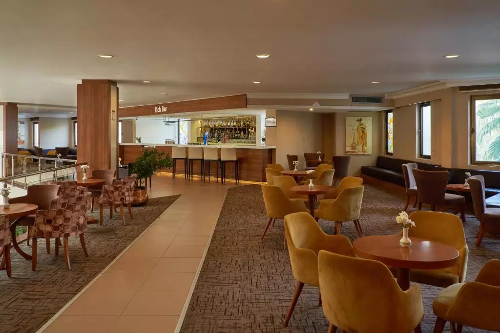 بار هتل ریچموند افسوس ریزورت